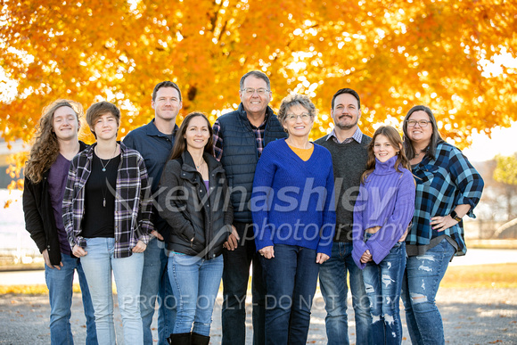 Family Portrait Photography at Shawnee Mission Park in Shawnee, Kansas by Kansas City Overland Park Portrait Photographers Kevin Ashley Photography.