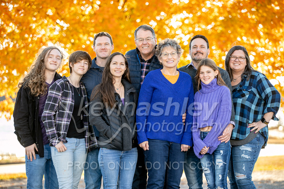 Family Portrait Photography at Shawnee Mission Park in Shawnee, Kansas by Kansas City Overland Park Portrait Photographers Kevin Ashley Photography.