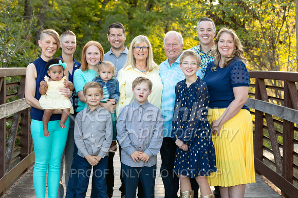 Family Portrait Photography at Ironwoods Park in Leawood, Kansas by Kansas City Overland Park Portrait Photographers Kevin Ashley Photography.