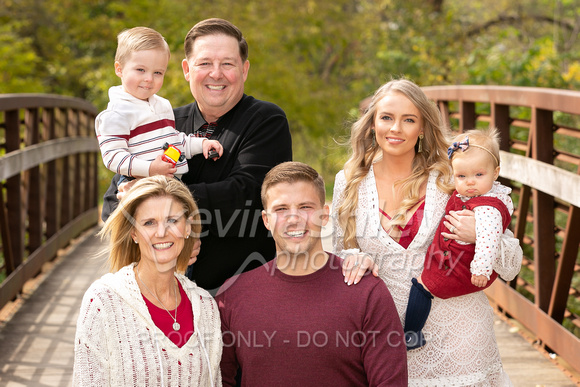 Fall Portrait Session in the park at Ironwoods Park in Leawood, Kansas by Premier Kansas City and Destination Wedding and Lifestyle Portrait Photographer  ©Kevin Ashley Photography