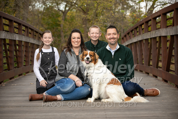 Family Portraits at Ironwoods Park in Leawood, Kansas by Overland Park Kansas City Kevin AshleyPhotography