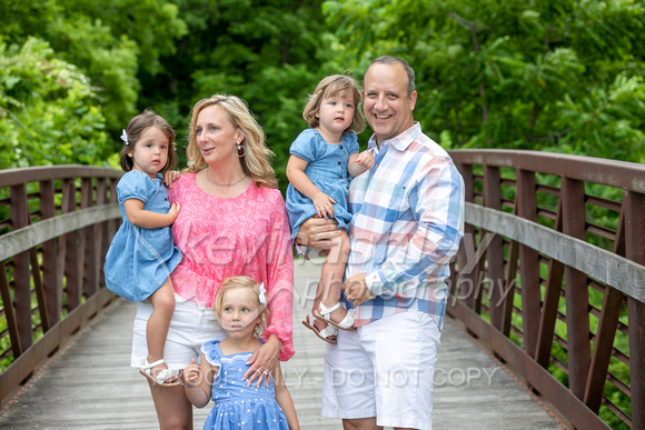 Family Portrait Photography at Ironwoods Park in Leawood, Kansas by Kansas City Overland Park Portrait Photographers Kevin Ashley Photography.